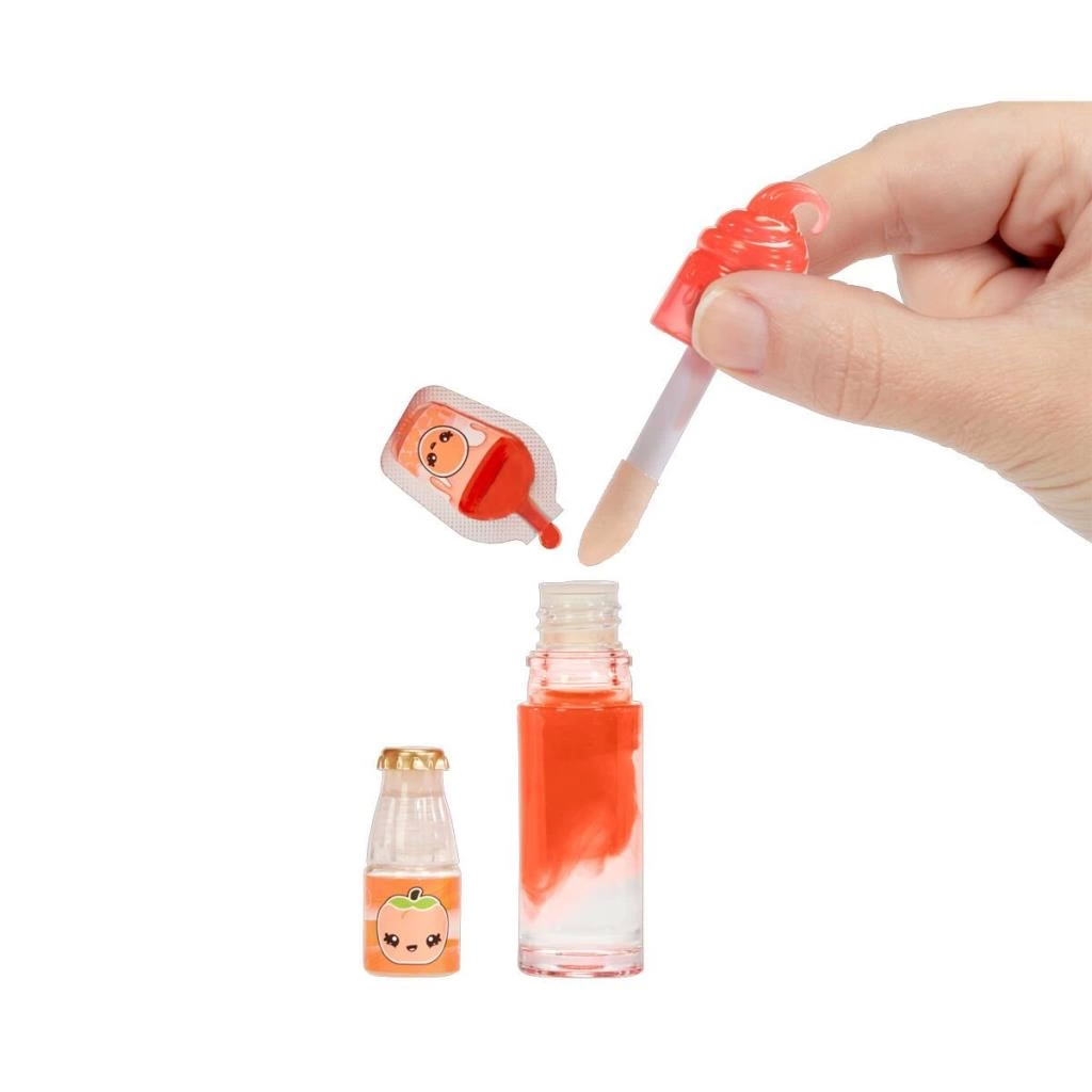BFS 120759 Yummiland Piper Peach Bebeği ve Dudak Parlatıcısı BFS 120759 Yummiland Piper Peach Bebeği ve Dudak Parlatıcısı
