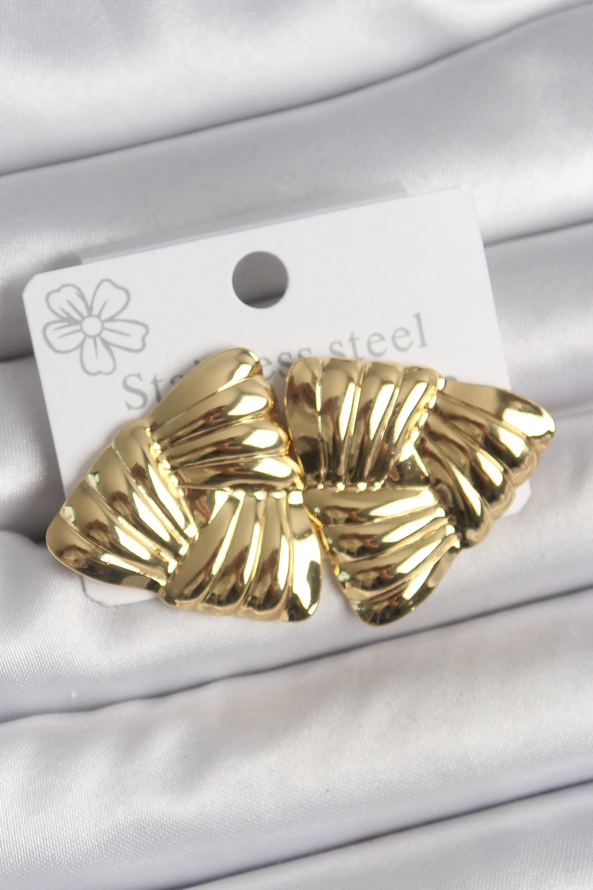BFS 316 Çelik Gold Renk İşlemeli Üçgen Model Kadın Küpe
