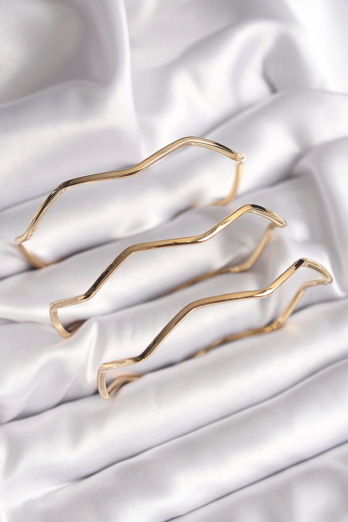 BFS 316L Çelik Gold Renk 65 mm Zikzak Model Ajda Bilezik