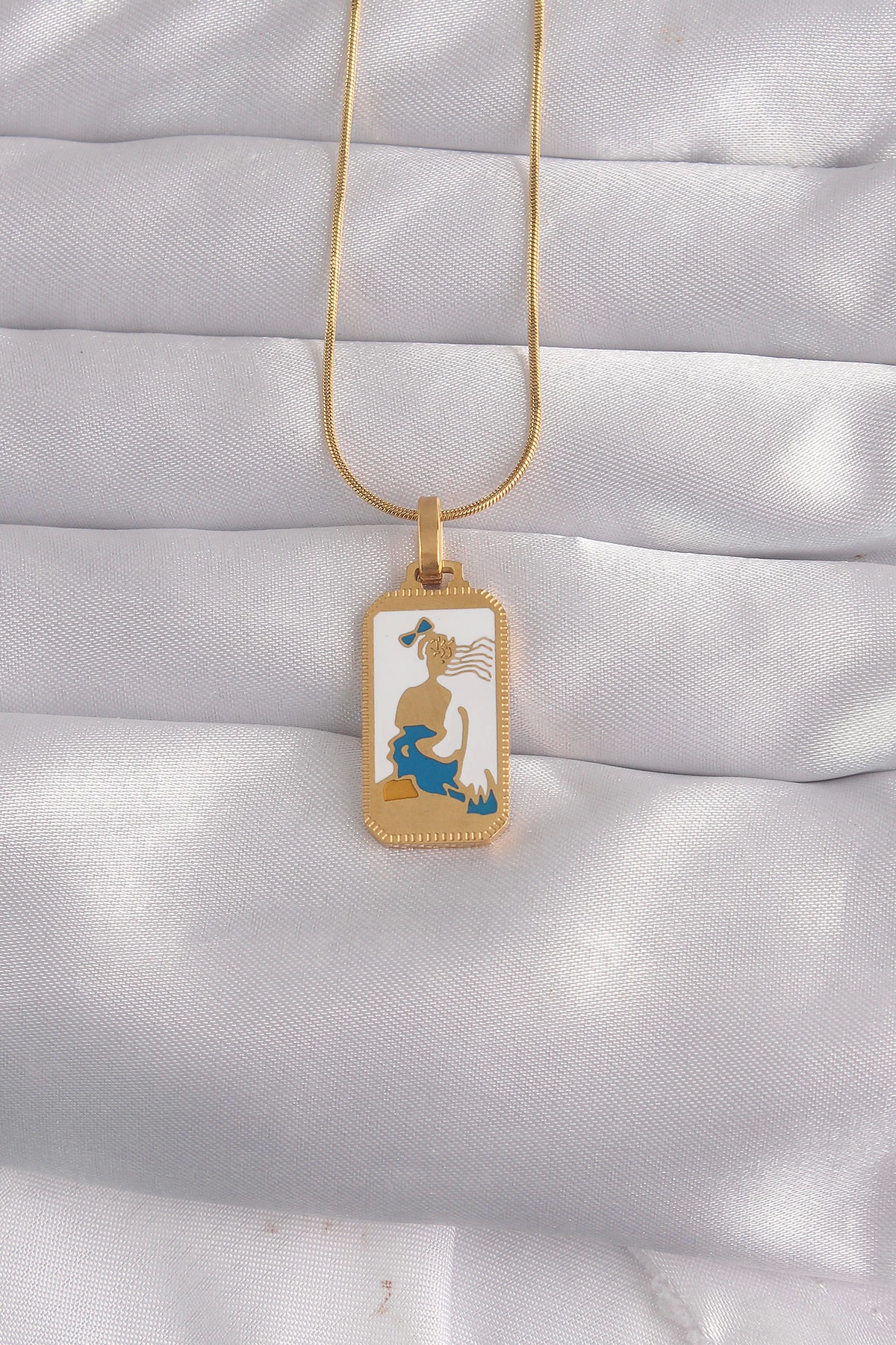 BFS 316L Çelik Gold Renk Beyaz Mineli Kız Figür Tarot Kolye