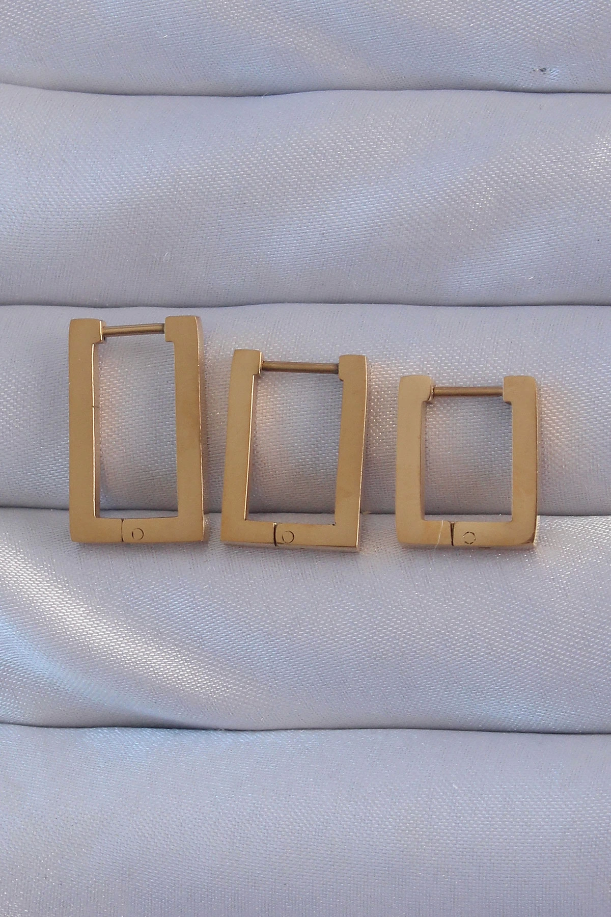BFS 316L Çelik Gold Renk Dikdörtgen Küpe Seti