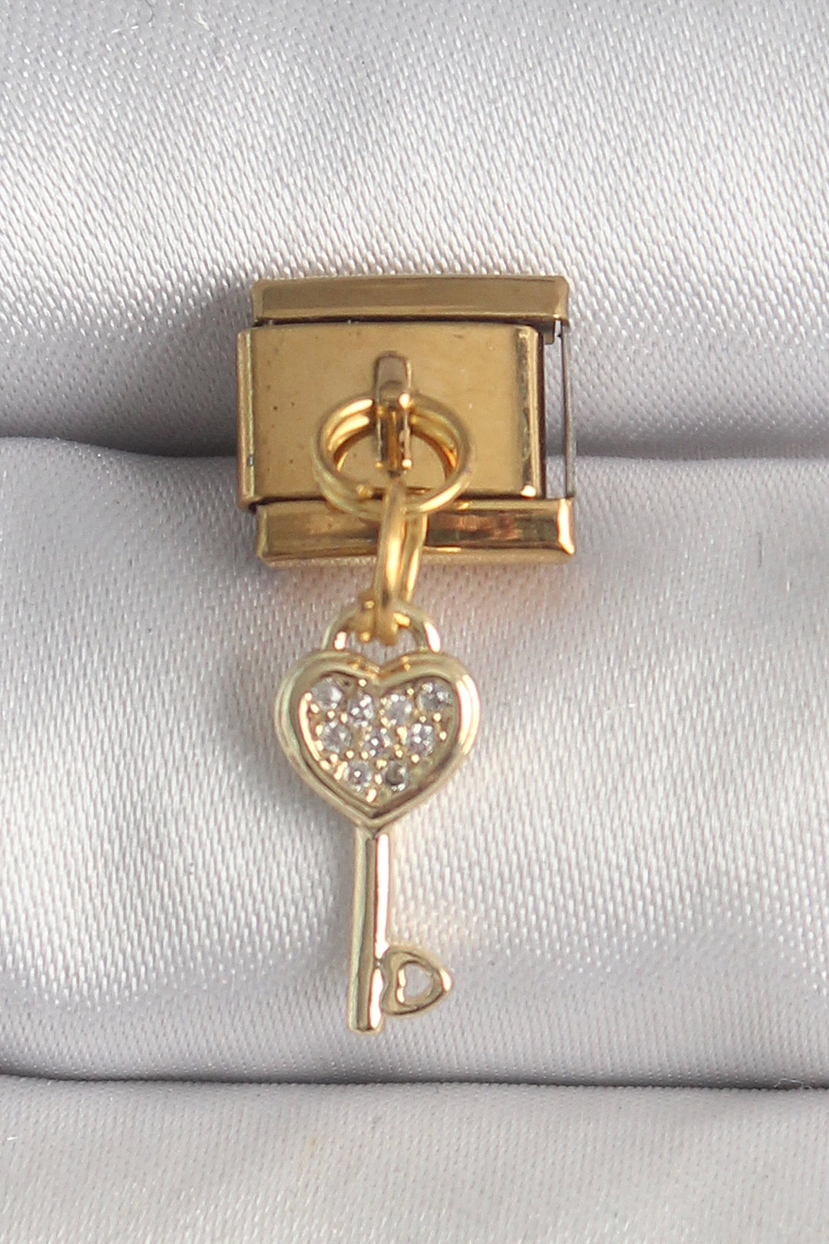 BFS 316L Çelik Gold Renk Sallantı Zirkon Taşlı Kalpli Anahtar Model Nomination Charm