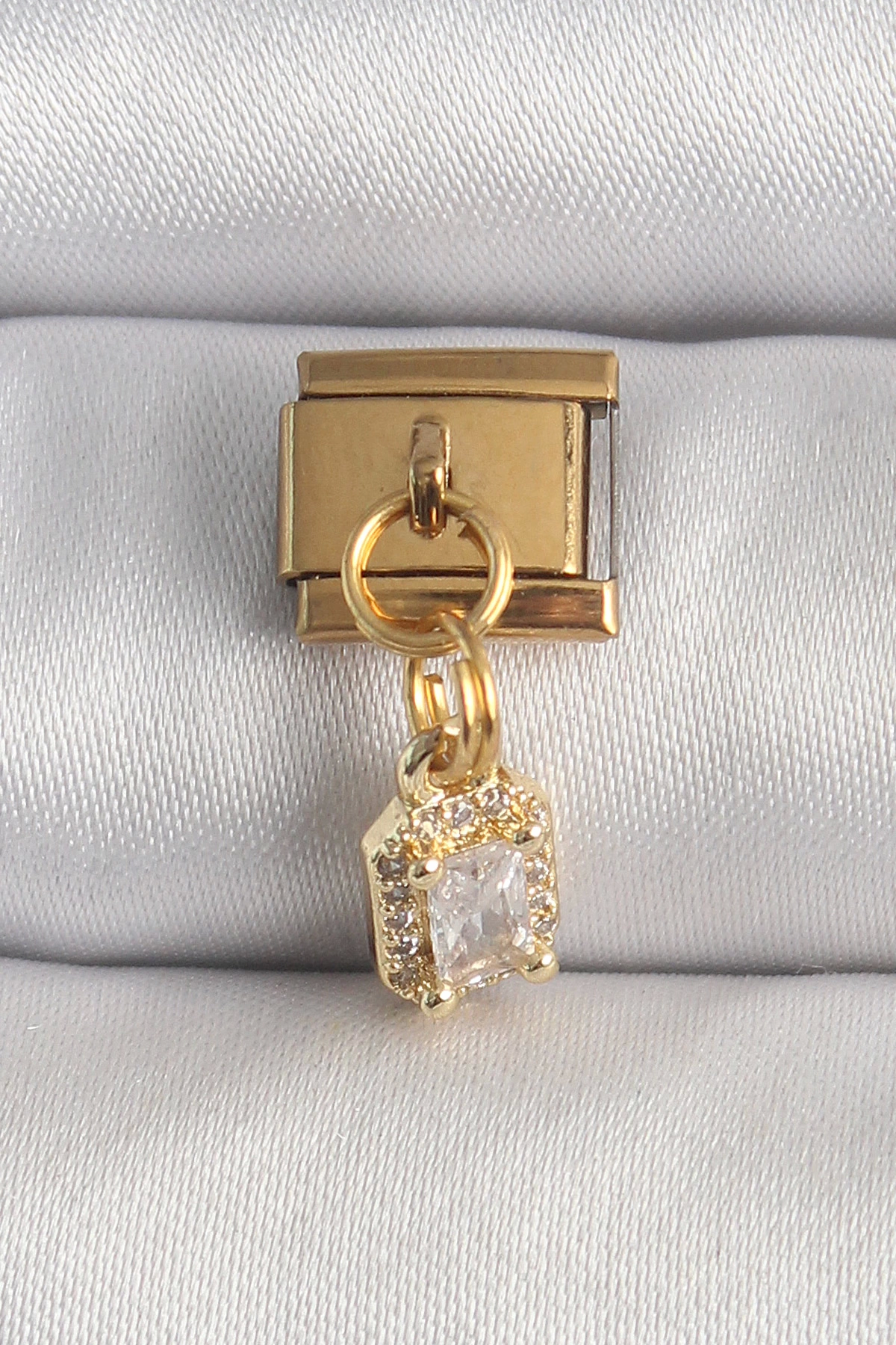 BFS 316L Çelik Gold Renk Sallantı Zirkon Taşlı Kare Model Nomination Charm