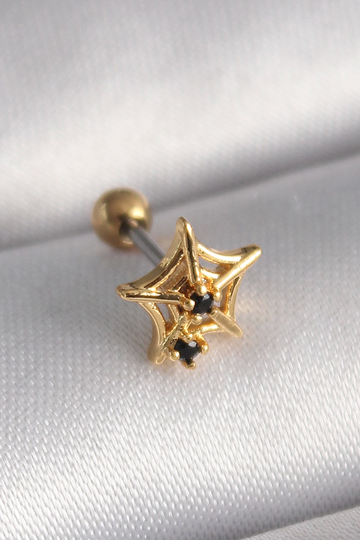 BFS 316L Çelik Gold Renk Siyah Zirkon Taş Detay Örümcek Ağ Model Tragus Piercing