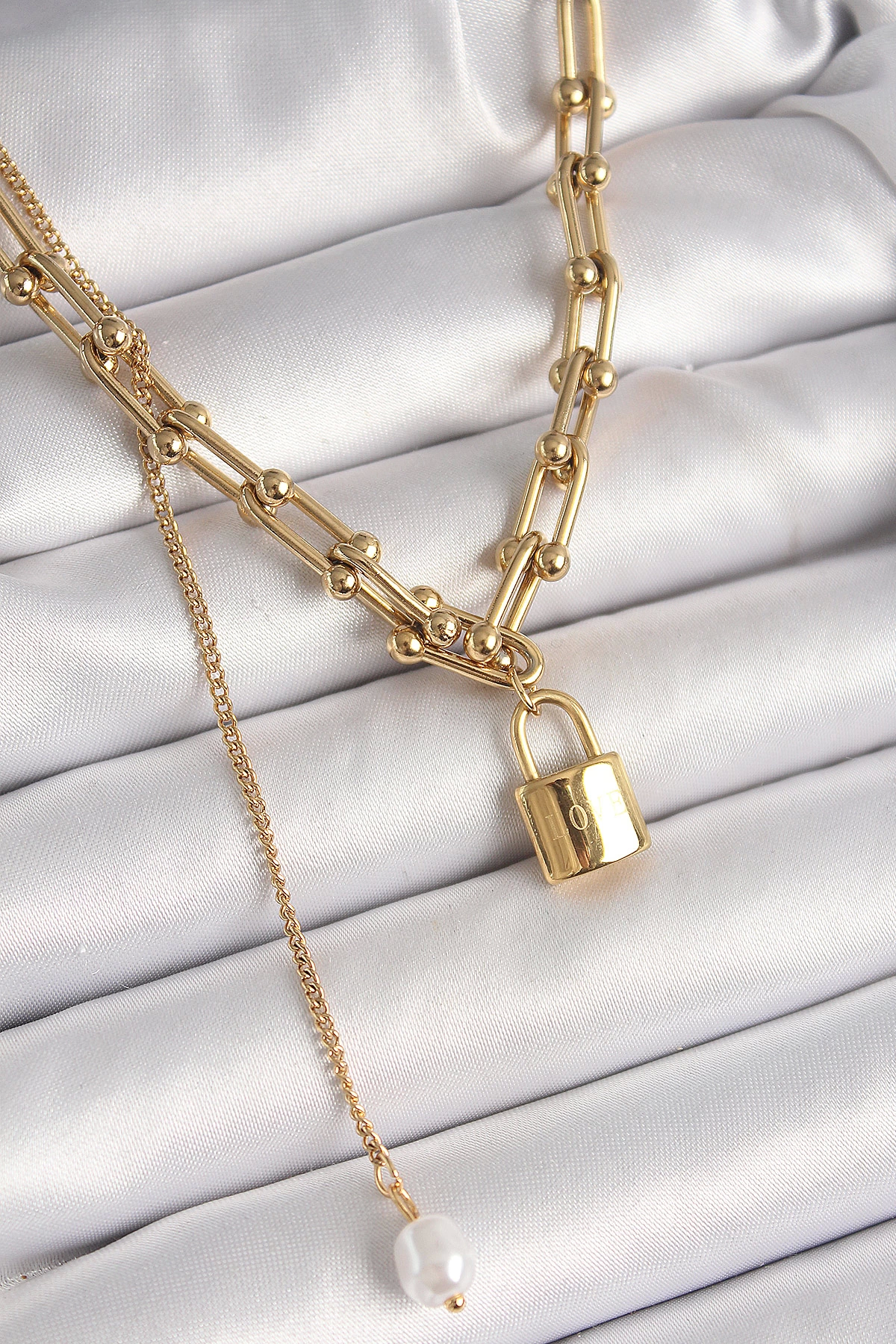 BFS 316L Çelik Gold Renk Tiffany Zincir Model Kilit Figür Sallantı İnci Detay Kadın Kolye