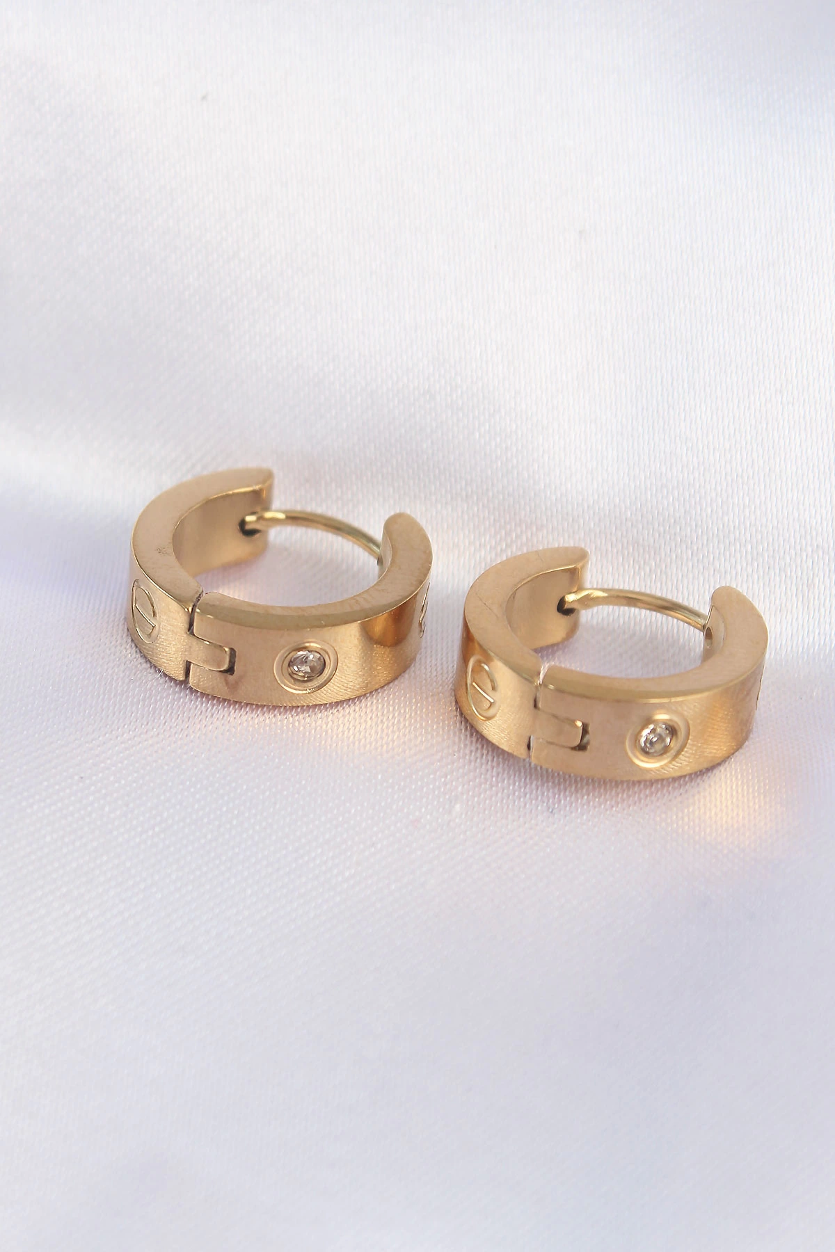 BFS 316L Çelik Gold Renk Zirkon Taşlı Minimal Model Halka Küpe
