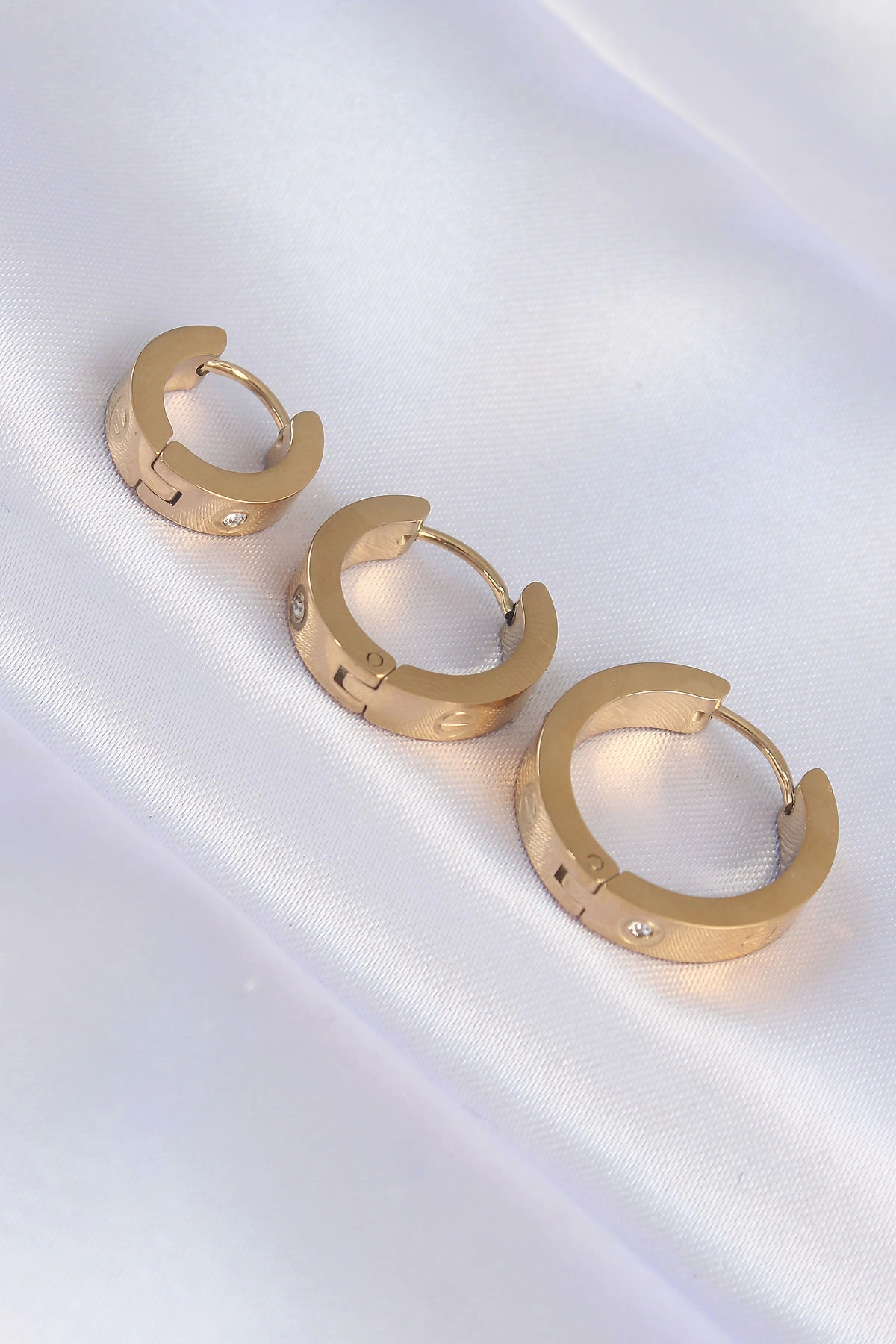 BFS 316L Çelik Gold Renk Zirkon Taşlı Model 3lü Halka Küpe