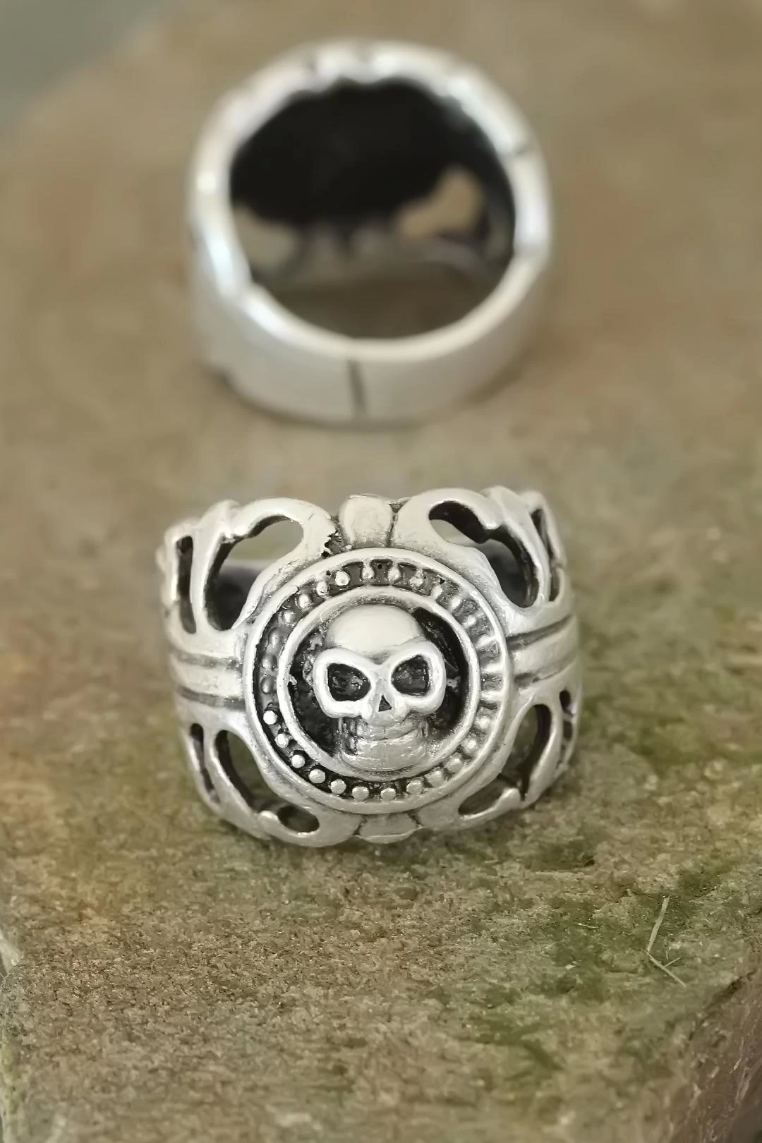 BFS Eskitme Gümüş Renk Metal Kuru Kafa Tasarım Ayarlamalı Erkek Yüzük