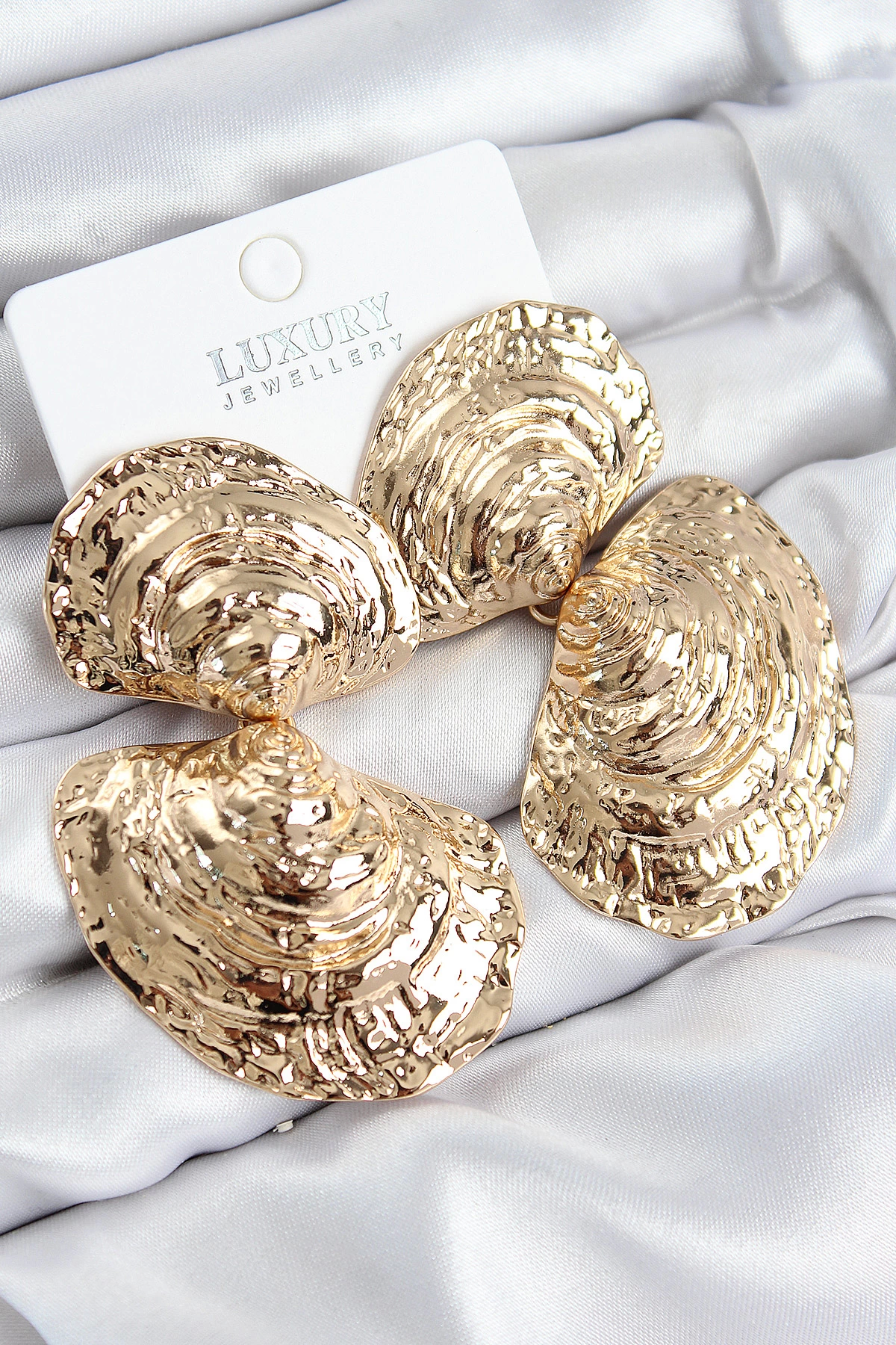 BFS Pirinç Sallantılı Deniz Kabuğu Model Gold Renk Kadın Küpe