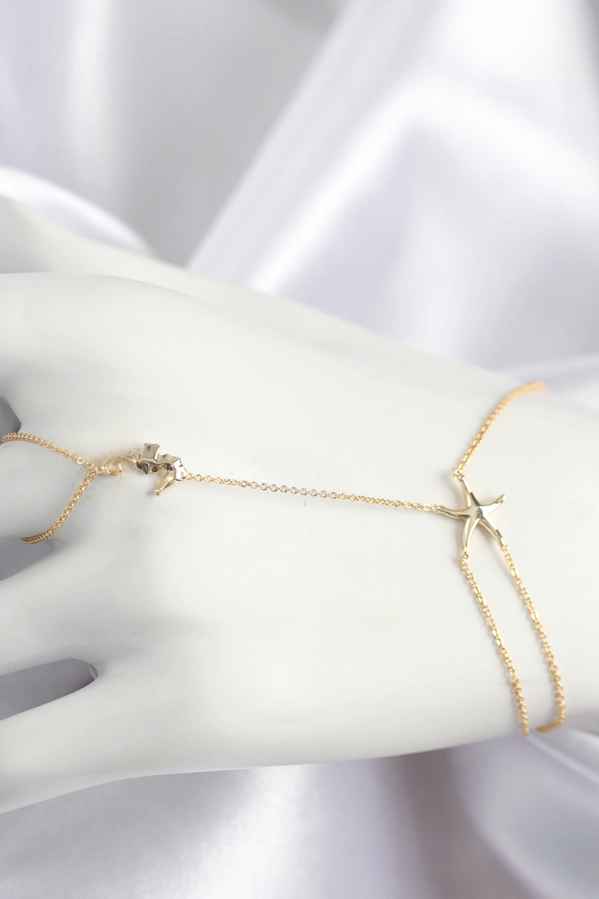 BFS Pirinç Zirkon Taşlı Deniz Atı Ve Yıldız Model Gold Renk Şahmeran