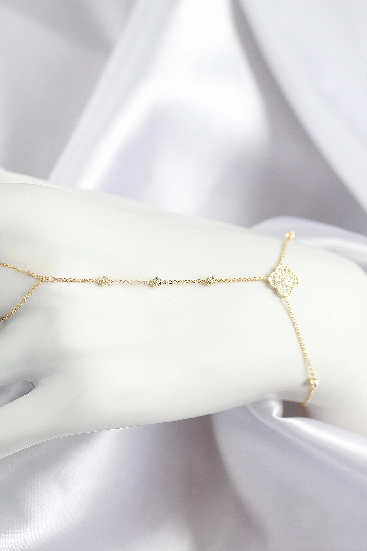 BFS Pirinç Zirkon Taşlı Yonca Model Gold Renk Şahmeran