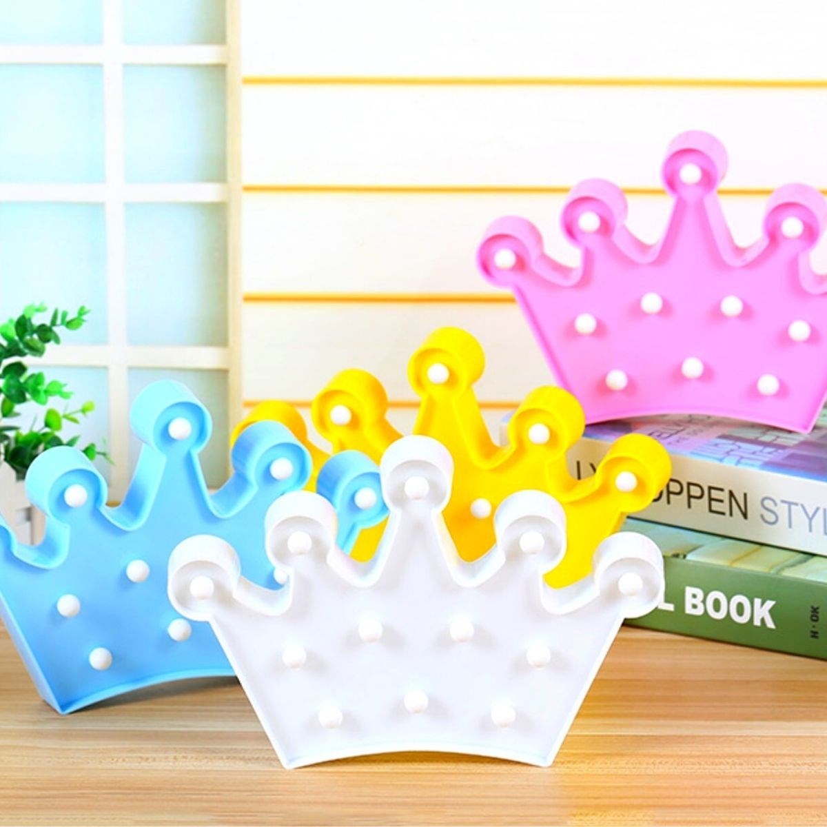 3D Dekoratif Pilli Kraliçe Tacı Model Led Masa ve Gece Lambası (5271)
