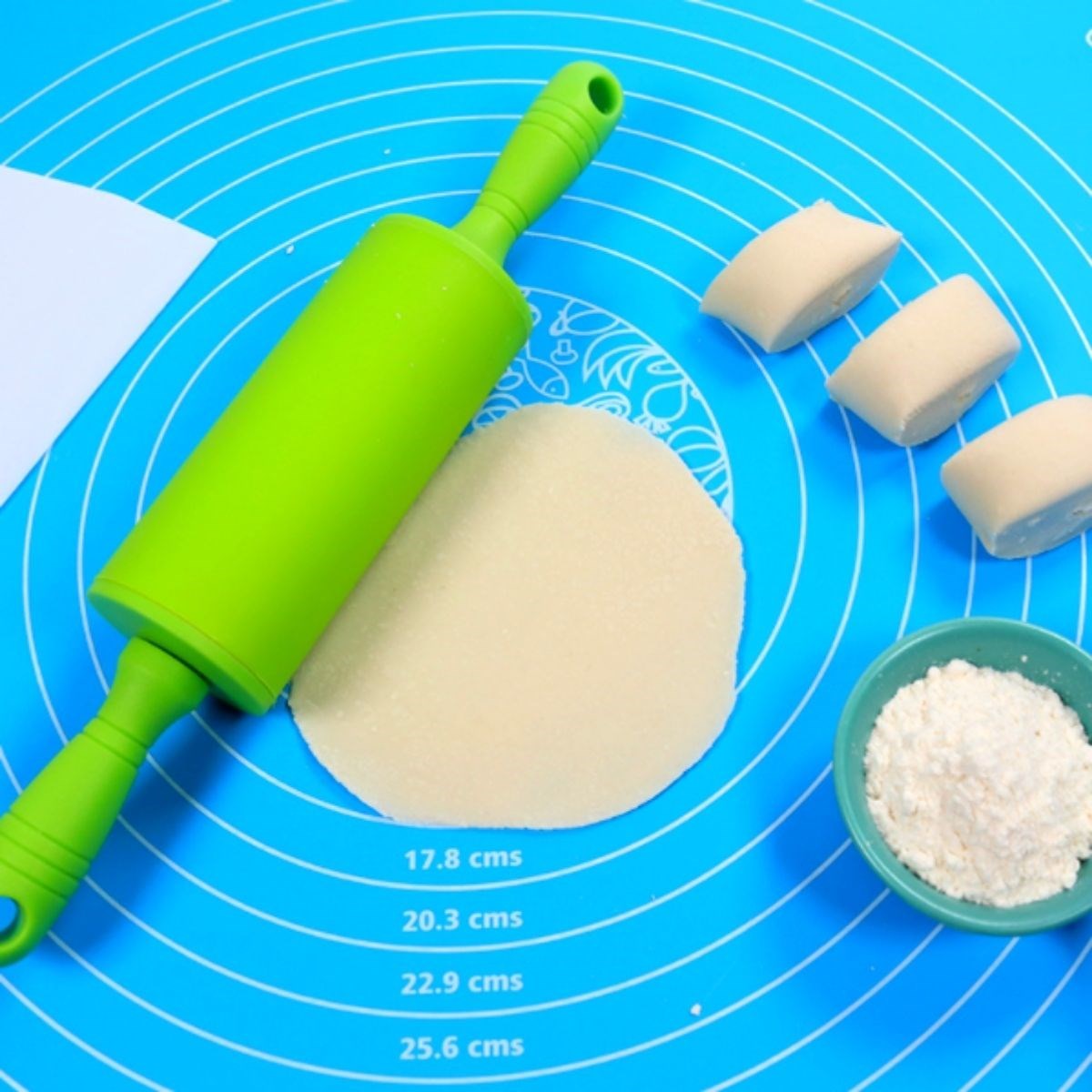 40*50 cm Silikon Ölçekli Kullanımı Kolay Hamur Açma Matı Ekmek Mantı Makarna Hamuru Yoğurma Matı (5271)