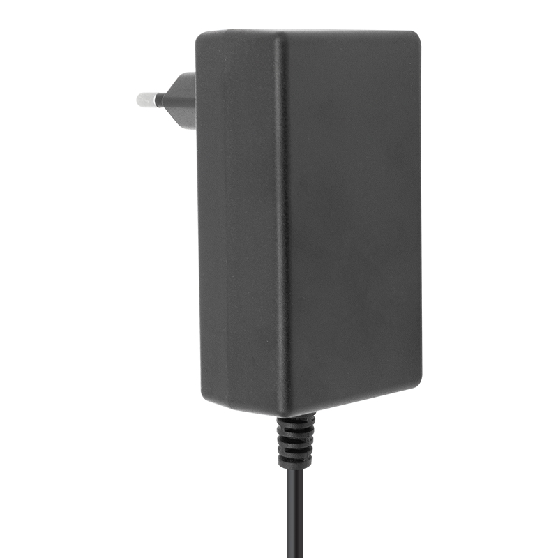 12 VOLT - 3 AMPER PLASTİK KASA PRİZ TİPİ ADAPTÖR 5.5*2.5 UÇ (5271)