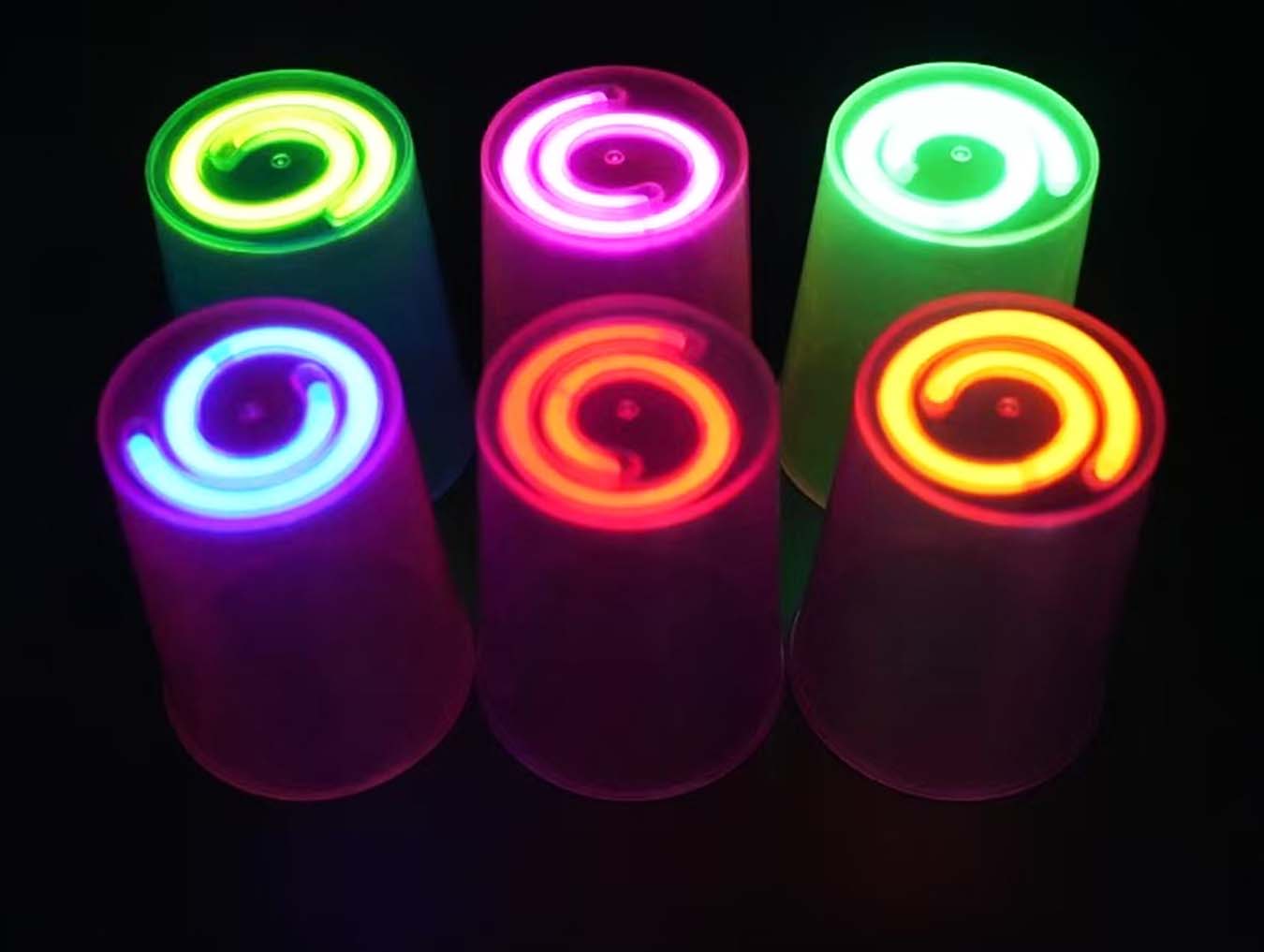 Karanlıkta Yanan Gece Işığı Mega Glow Bardaklar 8 Adet 8.5 x 10.5 cm (5271)
