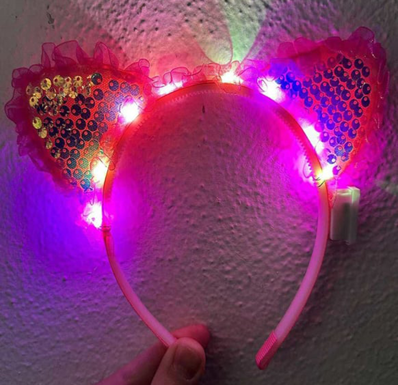 Kenarları Dantelli Fuşya Pullu Payetli Led Işıklı Kedi Kulak Taç 17x19 cm (5271)