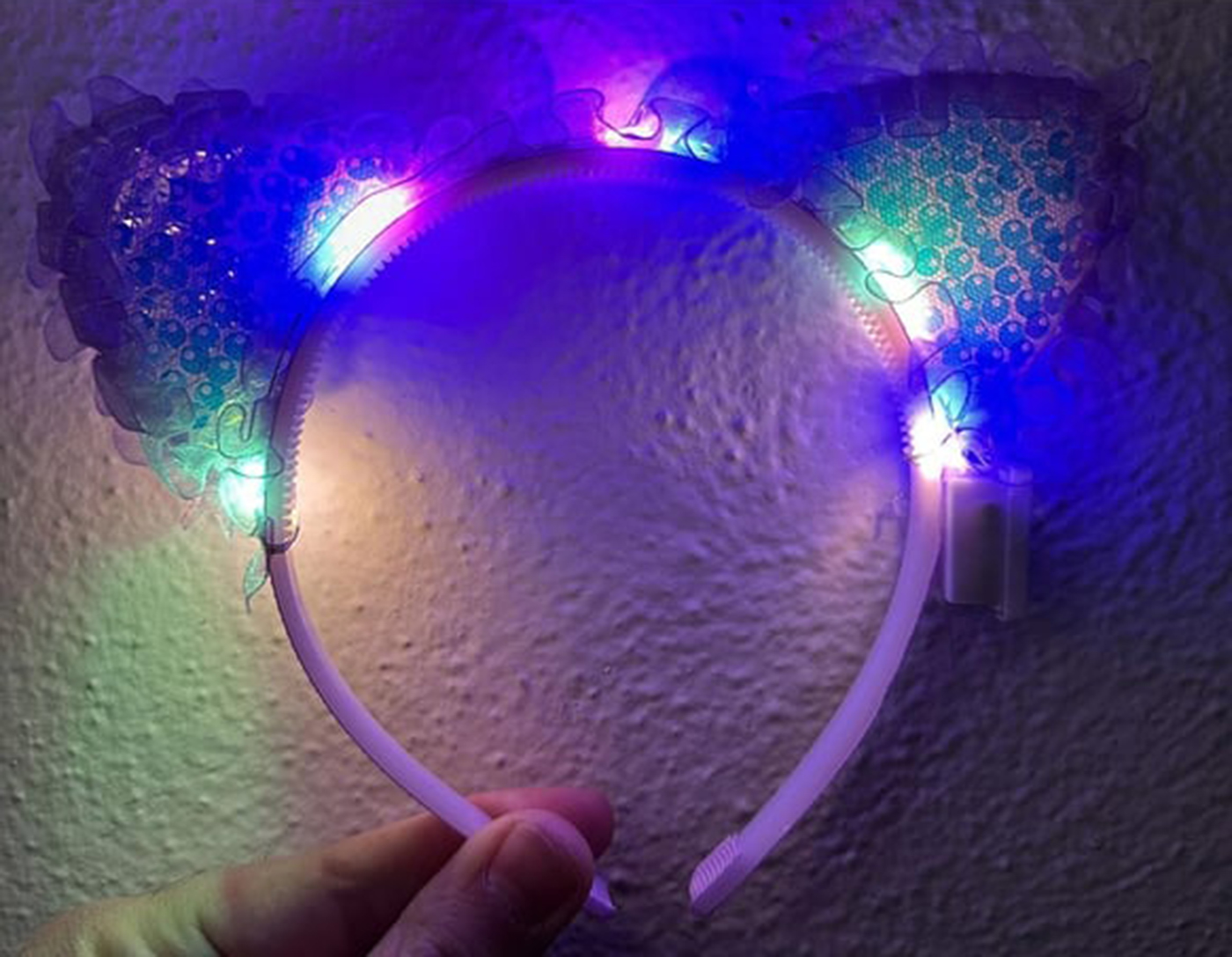 Kenarları Dantelli Mor Pullu Payetli Led Işıklı Kedi Kulak Taç 17x19 cm (5271)