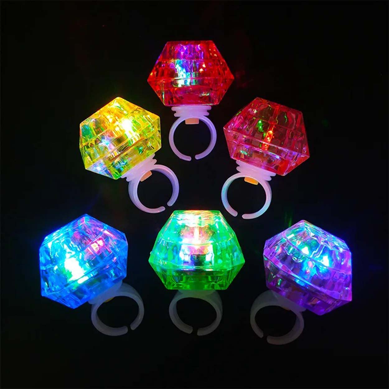 Kristal Tasarımlı Led Glow Işıklı 3 Modlu Yeşil Yüzük 3.5 x 5 cm (5271) Kristal Tasarımlı Led Glow Işıklı 3 Modlu Yeşil Yüzük 3.5 x 5 cm (5271)