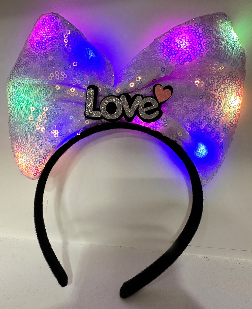 Led Işıklı 3 Farklı Fonksiyonda Yanan Gümüş Love Yazılı Lila Fiyonk Taç 20X17 cm (5271)