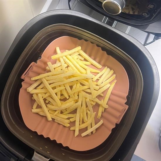 Renkli Isıya Dayanıklı Yıkanılabilir Silikon Fırın Airfryer Kare Model Pişirme Matı 20 cm (5271) Renkli Isıya Dayanıklı Yıkanılabilir Silikon Fırın Airfryer Kare Model Pişirme Matı 20 cm (5271)