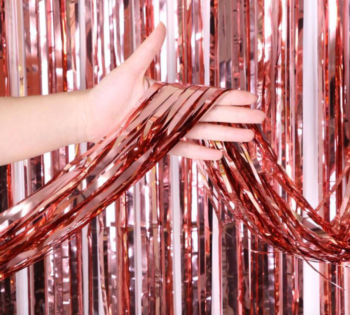 Rose Gold Püsküllü Kapı Perdesi - Parti, Bekarlığa Veda, Doğum Günü 1x2 m (5271) Rose Gold Püsküllü Kapı Perdesi - Parti, Bekarlığa Veda, Doğum Günü 1x2 m (5271)